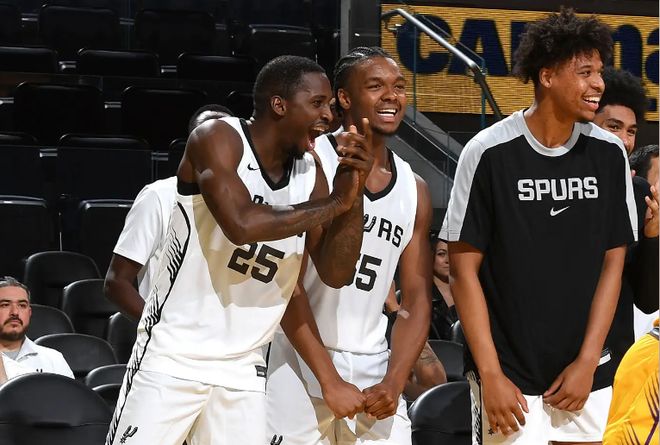 一点得分能力都没有！马刺锋线新星在夏季联赛中的表现惨不忍睹？