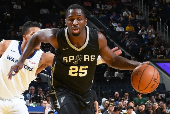 得分能力出色，調整能力驚人！后場新星能從馬刺得到一份合同嗎？