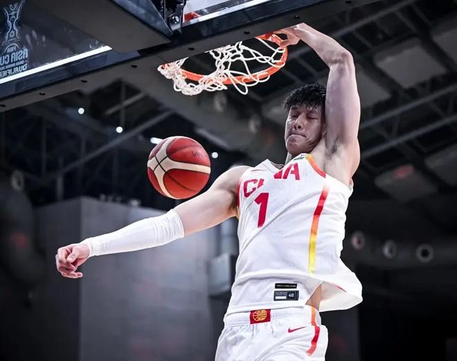 與楊瀚森上演中國德比？網記：籃網最后一個雙向合同名額該給他