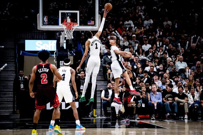 文班亚马41+16+3盖帽创两大历史第1神迹，马刺9连胜！卡斯尔准3双