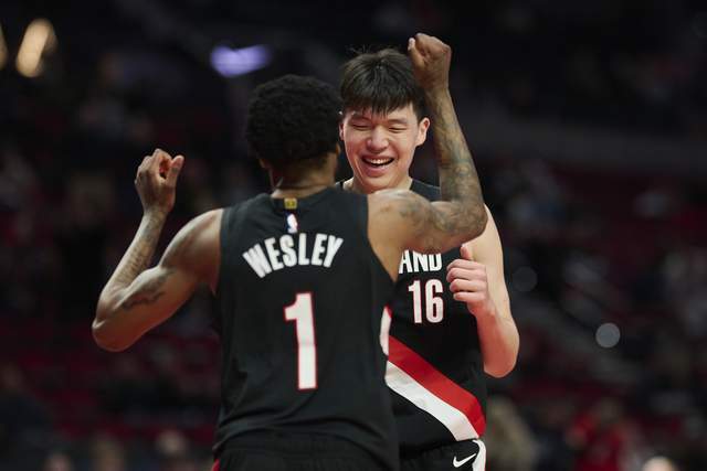 开拓者大胜篮网35分，杨瀚森一数据全队第一，斯普利特咋想的