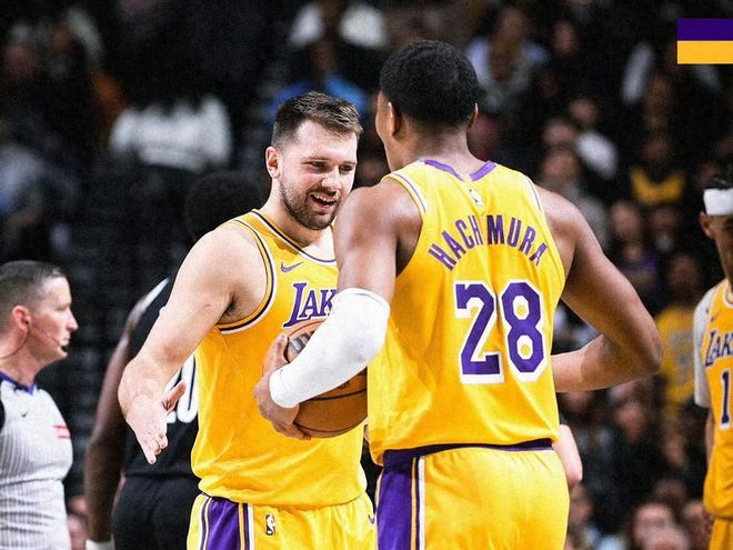 16分大胜篮网！湖人1日内5喜临门，詹姆斯再创2大神级纪录