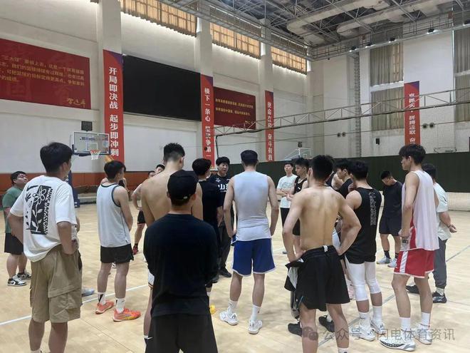 六名青年隊(duì)員上調(diào)山東男籃一隊(duì)合練，邱彪訓(xùn)練課要求嚴(yán)格