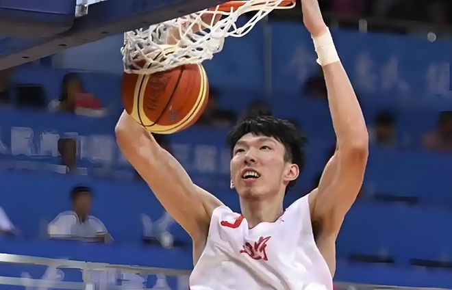 遼寧球迷：周琦欠遼籃1個(gè)說(shuō)法，給他發(fā)13年工資，一抹嘴就走了