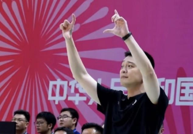 杨鸣：大家在沟通和呼应上做得很好，下一场战新疆强度会更大