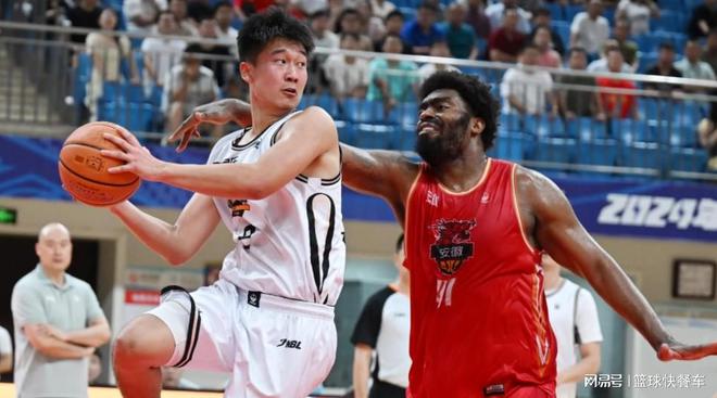 中国篮坛再遭打击！四冠王被曝退赛：CBA取消升降级坑惨他们了？