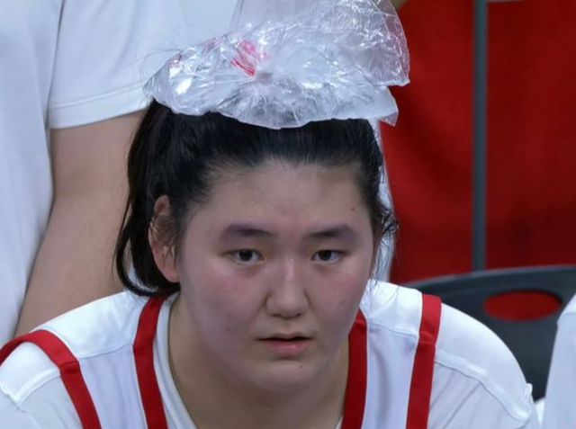 无李梦小宝也无妨，中国女篮46分吊打波黑！张子宇获赞“核武器”