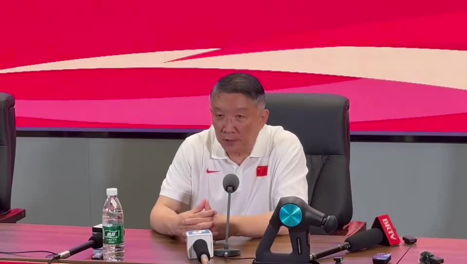宫鲁鸣：张子宇和姚明差不多重&摔一跤吓人一跳 脚步&对抗都要学