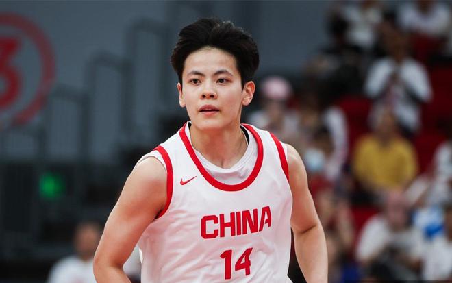 又帥又能打！中國女籃23歲FMVP蛻變：冠軍后衛(wèi)變宮魯鳴贏球利器