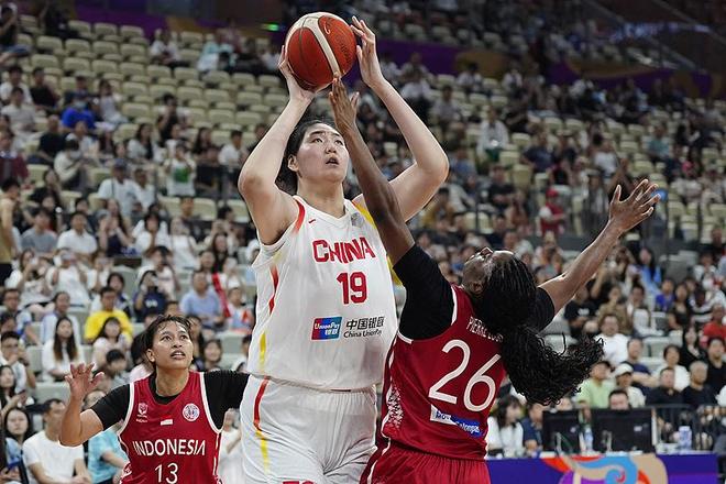 女篮亚洲杯｜中国女篮首战大胜印尼51分 张子宇得到13分