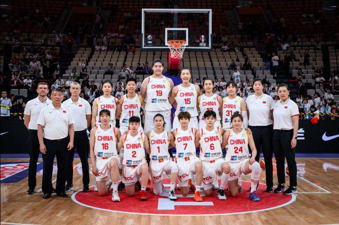 中国女篮51分大胜，却有4大问题：张子宇暴露短板 宫鲁鸣实验双塔
