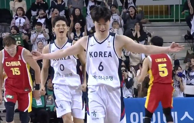 中国男篮半场落后23分：三分12中1 遭李政炫6中6轰16分打爆