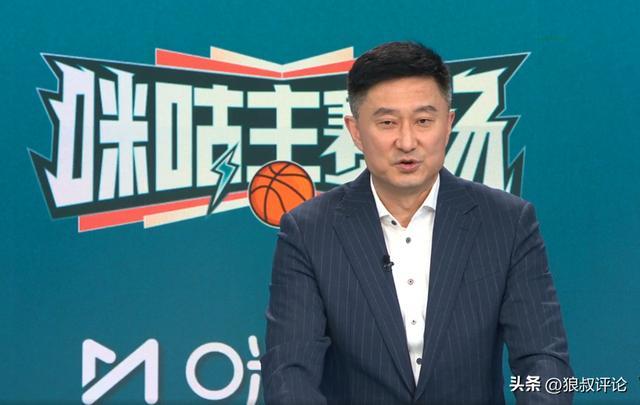 杜锋为中国男篮支招：上一场让李贤重打得太开心，我们也可以攻他