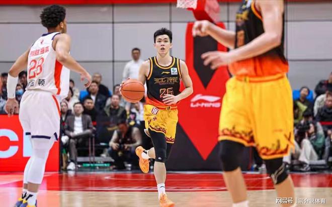 CBA第一后卫产生，打爆郭士强爱徒，中国男篮必须带他