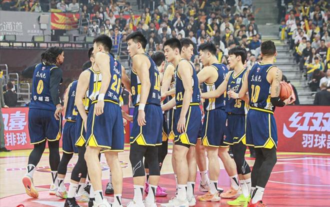 绝杀！廖三宁力压徐杰，国手之争没悬念，杜锋3个用人失误吞苦果