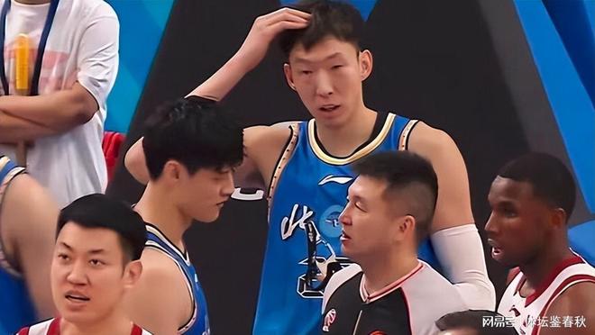 不来首钢了？曝麦基将加盟波国联赛，周琦再伤，蓝领中锋火线驰援