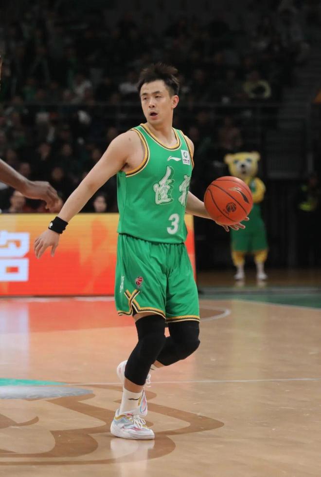 辽篮主场4分憾负深圳