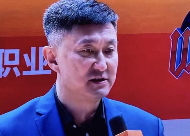 杜锋：四川队在困难时期依然为了热爱而打球，向他们表示致敬