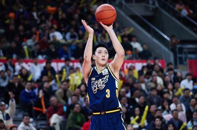 广东VS吉林拒绝大爆冷！胡明轩强势反弹，杜锋要力保前三