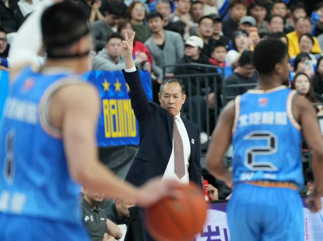 北京首钢VS浙江男篮！许利民出奇制胜，斯佩尔曼复出，央视直播