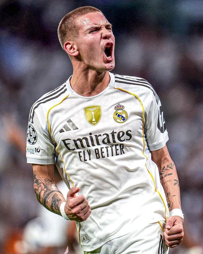 右脚破门，皇马前锋马斯坦托诺斩获欧冠生涯首球