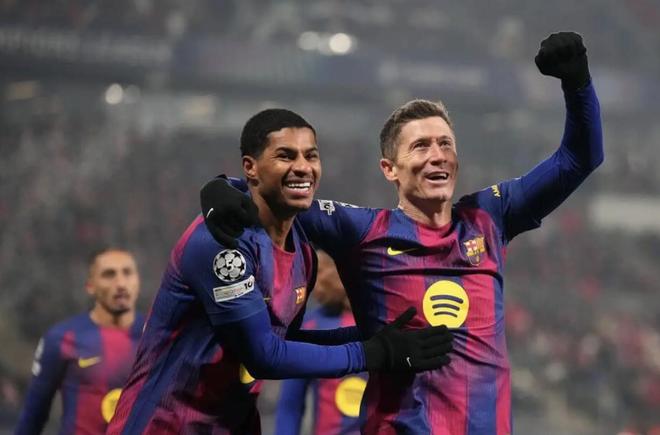 TA：佩德里的初步诊断为腿筋受伤；巴萨的后防需更具对抗能力