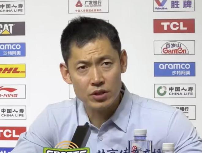 张庆鹏：球队需要更多老将站出来，不要在困难的时候摇头放弃