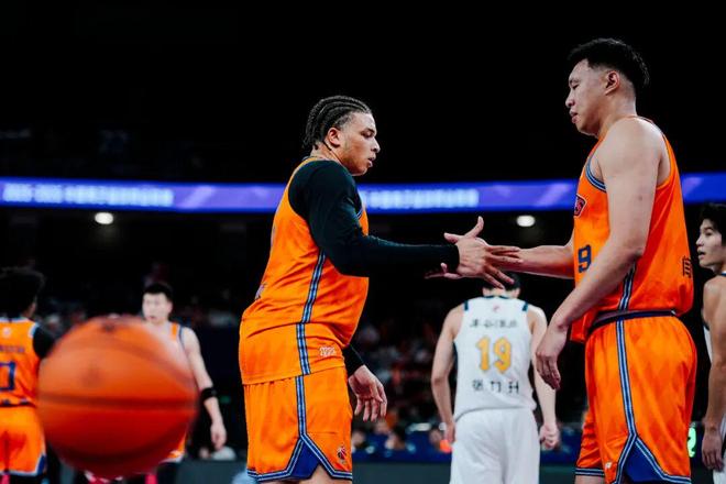 全明星首发，上海男篮不配？