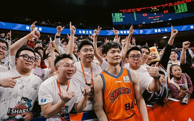 第6个万分先生！王哲林身后仅1人追赶，郭艾伦加两老将没机会