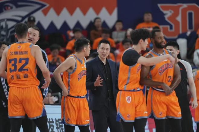 CBA常规赛第21轮，上海久事101:92战胜深圳马可波罗