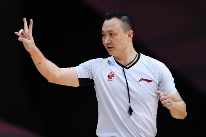 姚明的锅？闫军等知名裁判再无国际级资格 中国明星裁判仅有1人