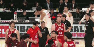 國家隊首秀！賽后李弘權(quán)激動落淚