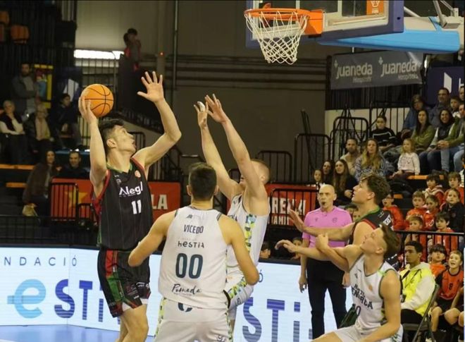 輾轉(zhuǎn)3萬里匯合，首戰(zhàn)卻成龍?zhí)?？打省?duì)郭士強(qiáng)該用余嘉豪對付一人