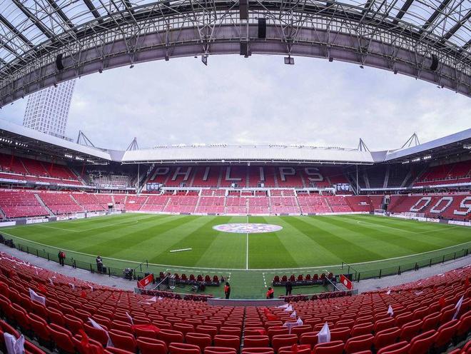 歐冠雙雄慘遭打擊，拜仁德甲穩(wěn)居榜首，曼城表現糟糕卻獲勝！