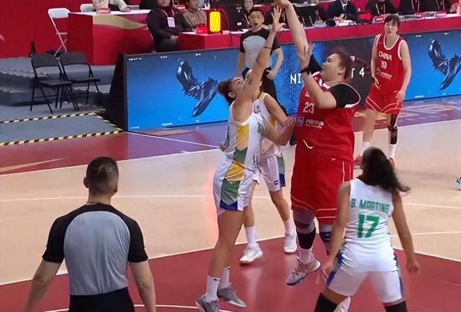 女籃兩連勝我卻開心不起來！青黃不接的后衛線，宮魯鳴也無計可施