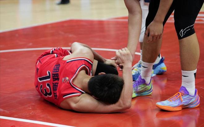 傷愈時間出爐！郭艾倫未來只剩下3種選擇，2年頂薪僅打了19場比賽