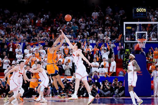 媒體人：CBA擬調(diào)整國內(nèi)球員合同結(jié)構(gòu)為基本工資+激勵獎金模式