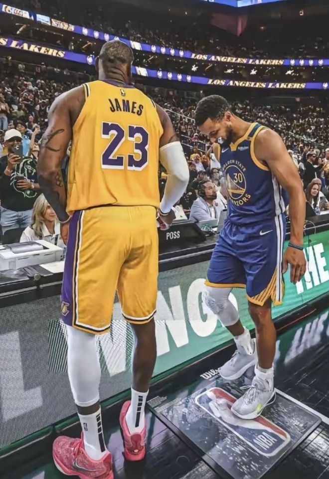 詹皇媒体票不输库里！为何落选首发？NBA球员和百万球迷不支持他