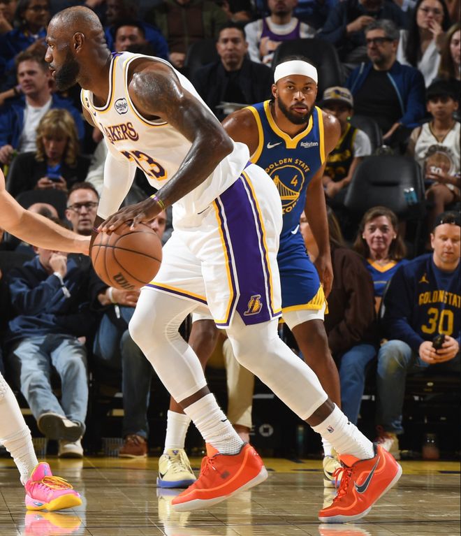 28分鐘22+9+7提前打卡！41歲詹皇又創(chuàng)三紀(jì)錄 美記諷刷數(shù)據(jù)遭打臉