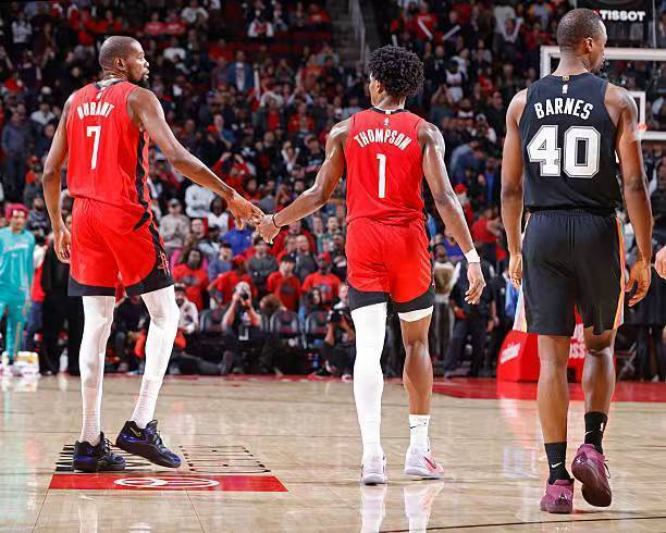 中距离也有些练出来了，但火箭后场新星的外线投篮依然一塌糊涂？