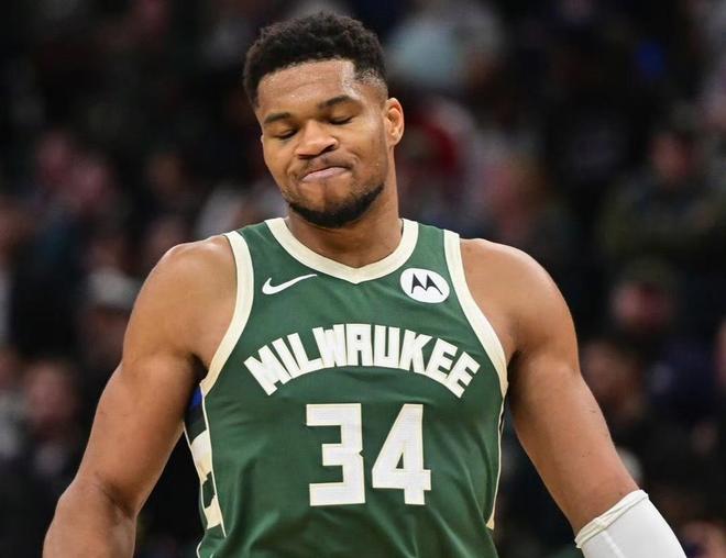 20分大胜！联盟第一太强了，亚历山大40+11破纪录，字母哥该离开