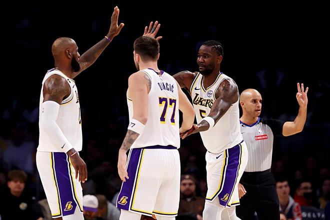 百发百中拿下大号两双，为什么湖人还是不愿意给他更多支持？