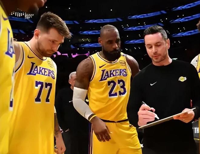 湖人VS獨(dú)行俠前瞻：湖人沖擊6連勝，東契奇戰(zhàn)舊主，濃眉出戰(zhàn)成疑