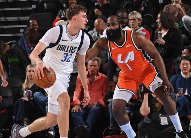 两极反转！独行侠升至西部倒数第四，快船沦为西部倒数第二！