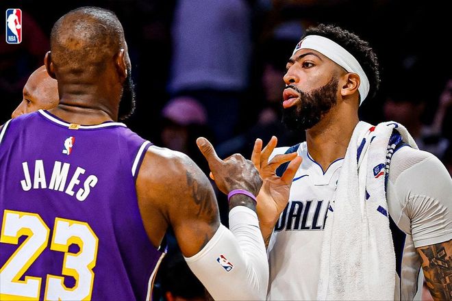 三核砍90分！詹姆斯復(fù)出后湖人四戰(zhàn)全勝！濃眉復(fù)出，輸?shù)煤軓氐?></a></div>
                    <div   id=