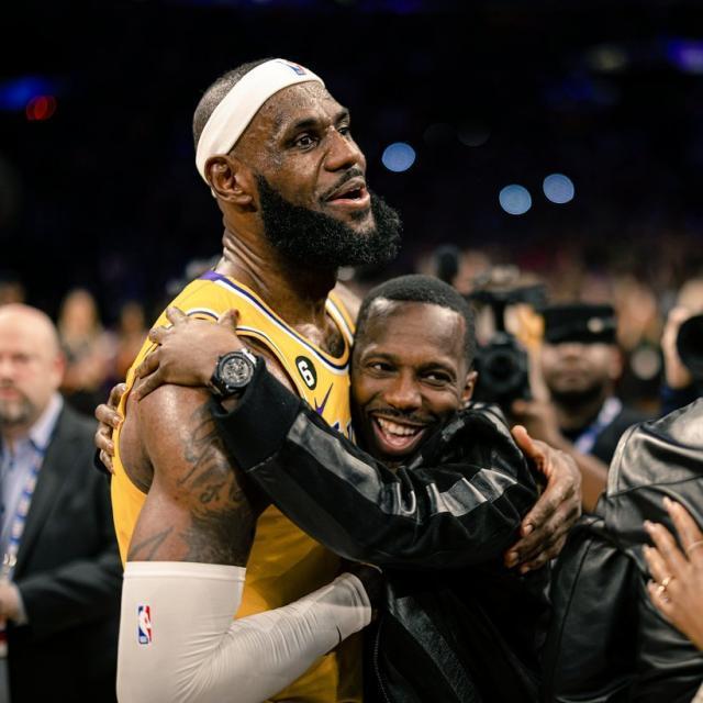 富保羅辟謠聯(lián)手詹姆斯買NBA球隊：我真的買不起