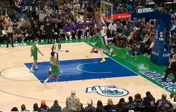 50+16+16！东詹疯狂逆转！17中4的艾姨彻底打吐了！