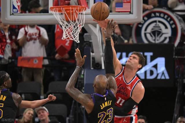 最佳一战！祖巴茨18+19打爆湖人！快船拒绝逆转，哈登18分10助