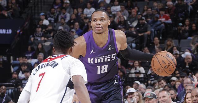 威少26+6小萨复出13+6+5 国王主场轻取奇才