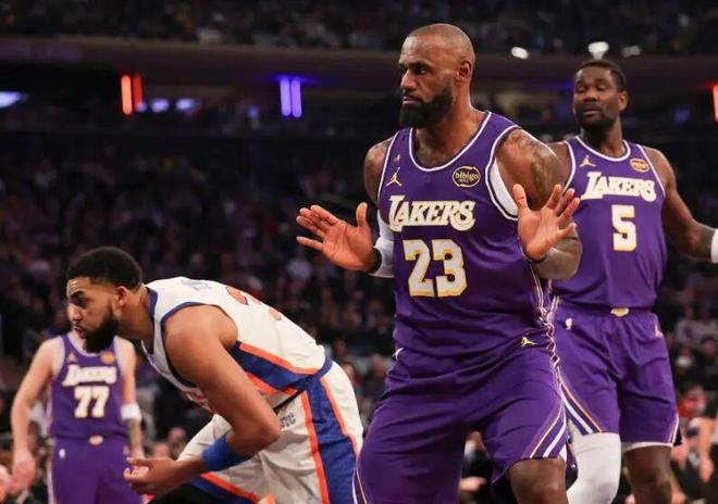 湖人又送合同！东詹52分！头一回这样输！